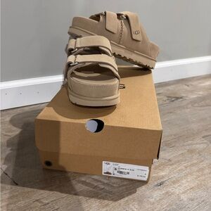 Brand New Ugg Golden Star Hi Slides